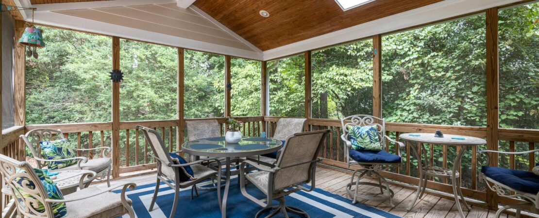 Exploring the Best Restaurants Listed on Dine in Place